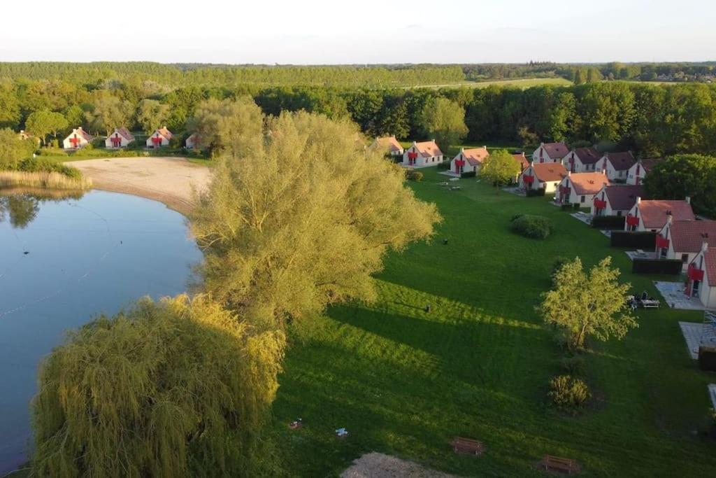 Vakantiehuis Aan Het Water -Incl Laadpaal- Ewijk Exterior photo